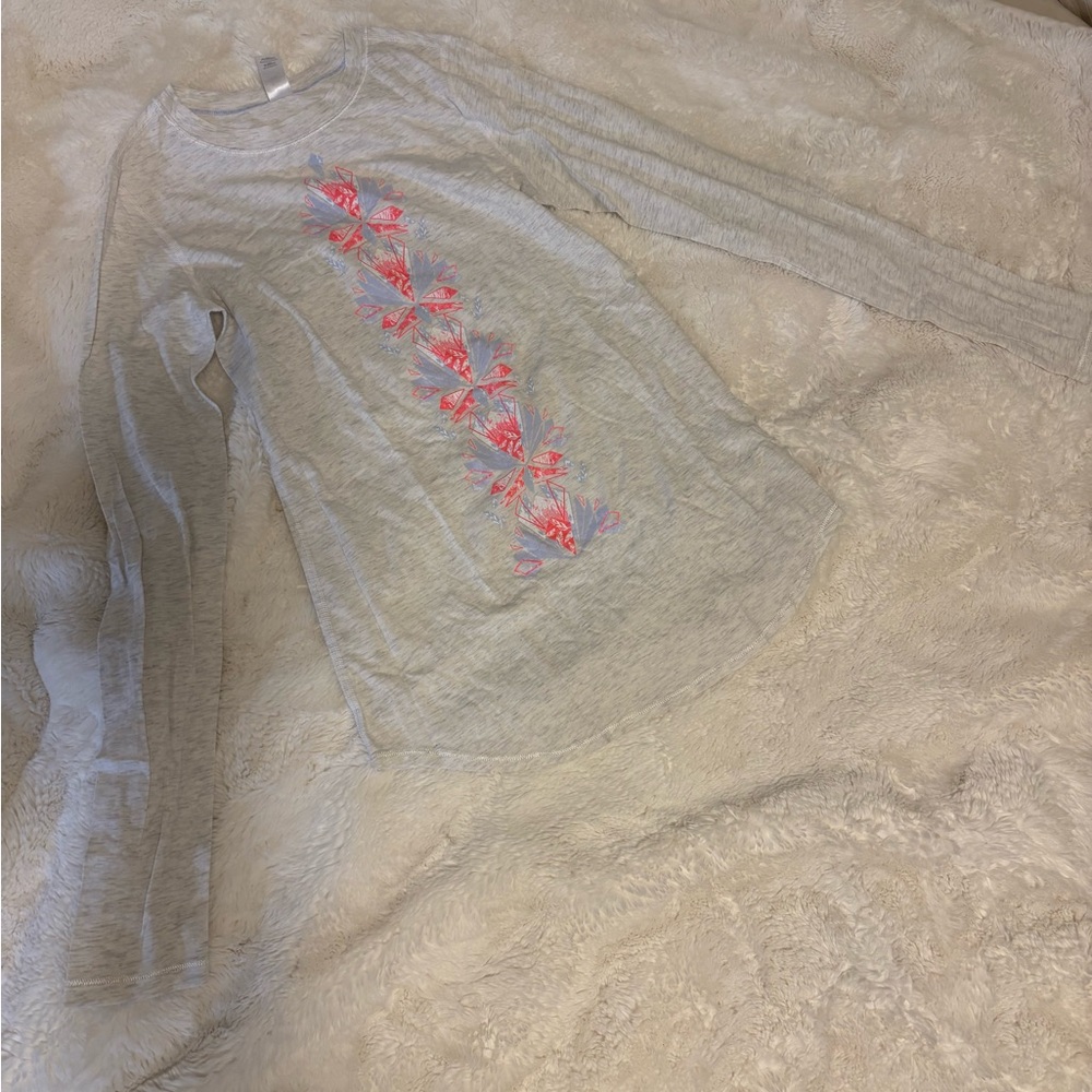 Iviva lululemon athletica Light Gray Long Sleeve Tee with Pink Pattern